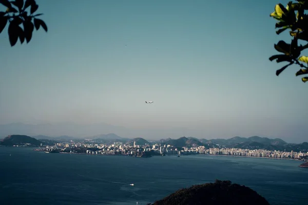 Eine Schöne Aufnahme Des Stadtbildes Von Rio Janeiro Der Küste — Stockfoto