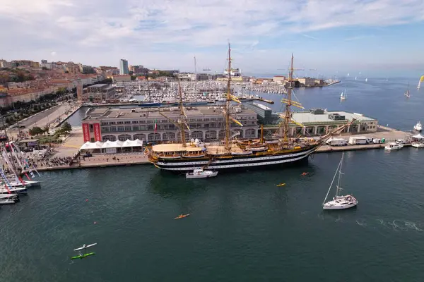 Yelkenli Tekneler Yatlar Trieste Körfezi Barselona Hava Sahasına Yanaştı — Stok fotoğraf