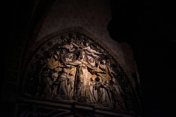 Κοντινό Πλάνο Γλυπτικής Της Αγίας Μαρίας Καθεδρικό Ναό Στο Μιλάνο — Φωτογραφία Αρχείου