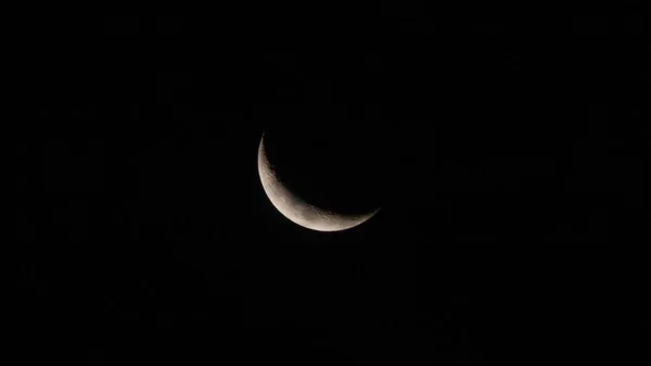 Een Schilderachtige Opname Van Halve Maan Aan Donkere Nachtelijke Hemel — Stockfoto