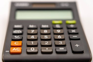 bir Casio siyah batarya güneş enerjisi hesap makinesi tuş takımı ve lcd ekranının ayrıntılı görüntüsü