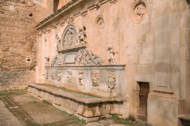 İspanya, Granada 'daki Alhambra Sarayı' ndaki çeşme.