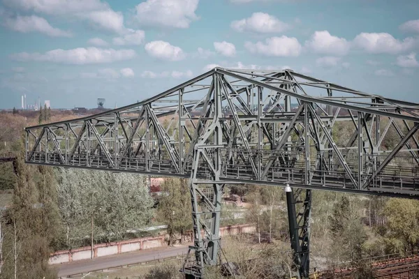 Σιδηροδρομικός Σταθμός Μεταλλικής Γέφυρας Βιομηχανικό Πάρκο Στο Duisburg Γερμανία — Φωτογραφία Αρχείου