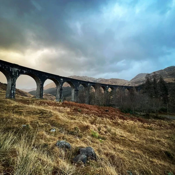 Eine Szenische Aufnahme Der Harry Potter Brücke Schottland Unter Dem — Stockfoto