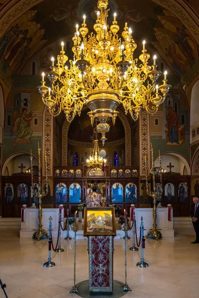 Вертикальний Знімок Красивого Інтер Єру Православного Митрополичого Собору Санторіні Фірі — стокове фото