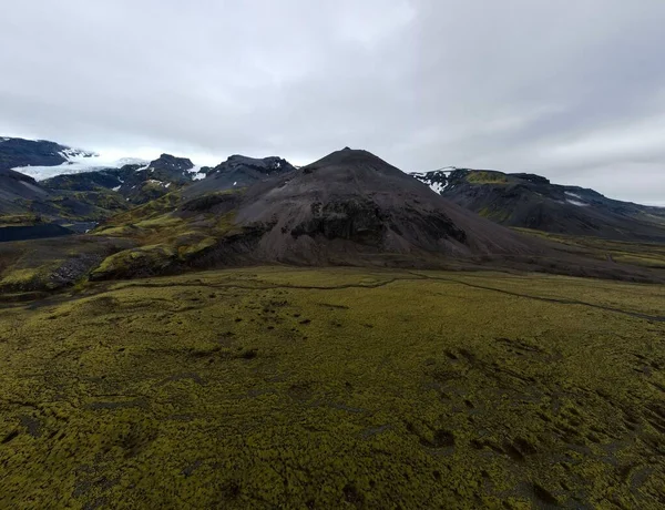 Uma Vista Panorâmica Para Vale Com Estrada Islândia — Fotografia de Stock