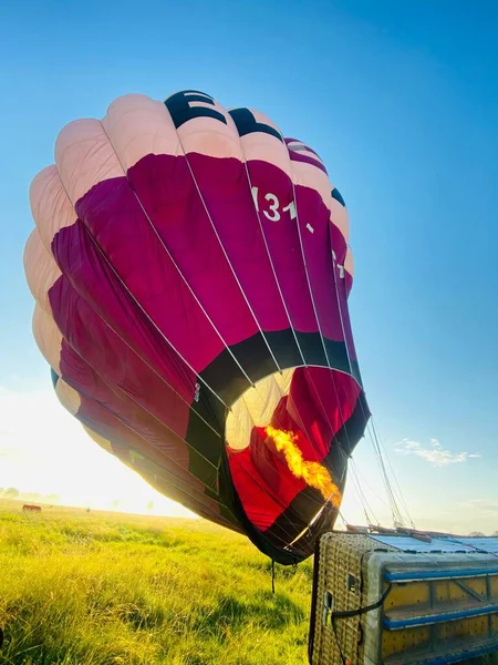 Tiro Vertical Balão Quente Preparações Antes Voo — Fotografia de Stock