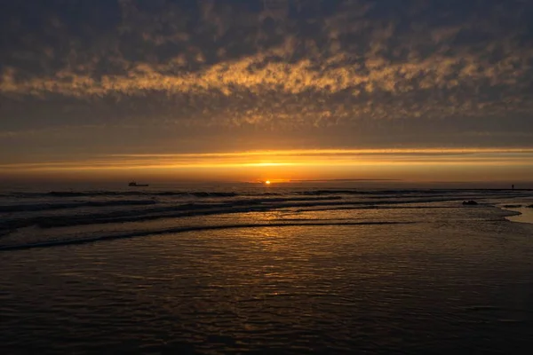 Scenic Shot Sea Reflection Golden Light Setting Sun Water — Stock Photo, Image
