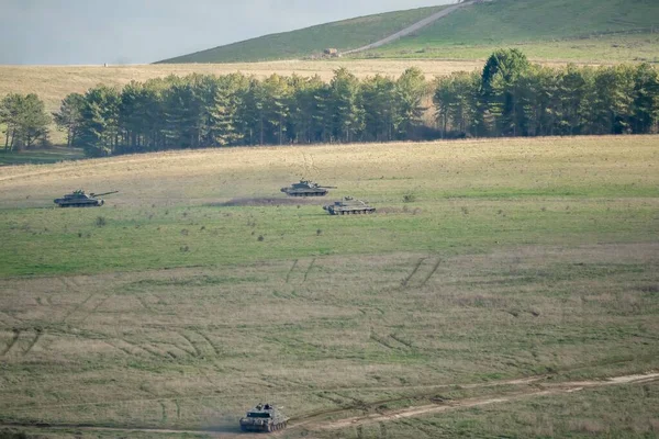 戦場に移動する陸軍戦闘戦車戦隊 — ストック写真