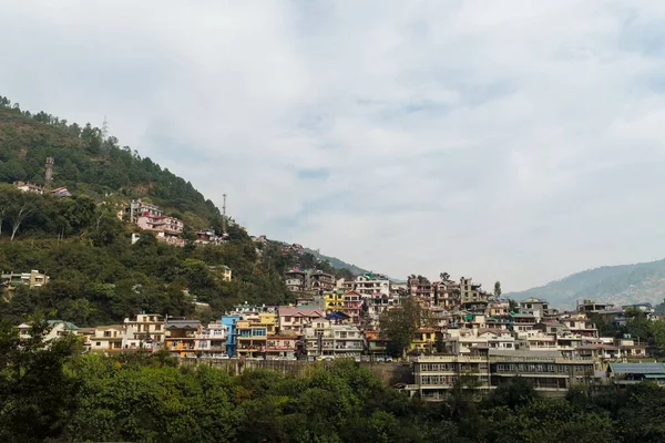 Vista Panorâmica Jtown Rodeado Por Montanhas Com Fundo Azul Céu — Fotografia de Stock