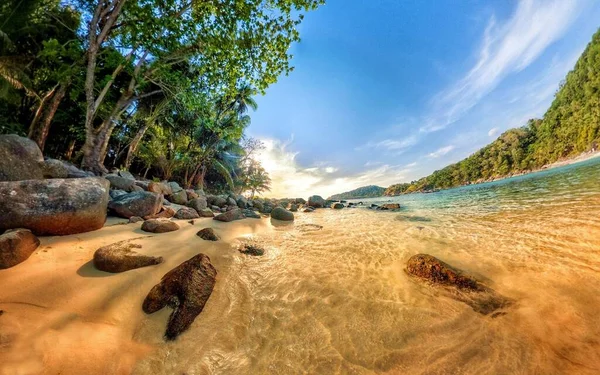 Uma Paisagem Cena Baixo Ângulo Racha Yai Island Por Água — Fotografia de Stock