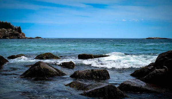 Ondas Mar Salpicam Sobre Costa Desert Beach Parque Nacional Acadia — Fotografia de Stock