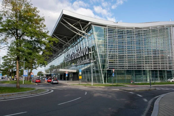Fasada Budynku Terminalu Lotniczego Bratysławie — Zdjęcie stockowe