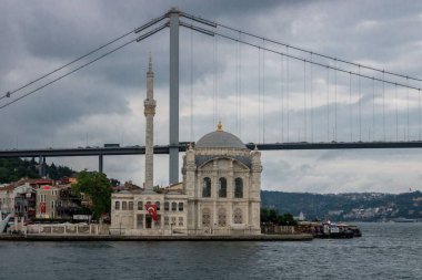 Geleneksel İslami mimarisi ve dekorasyonu olan güzel bir Büyük Mecidiye Camii.
