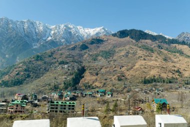 Ama Dablam Dağı 'nın panoramik manzarası Everest ana kampı, Khumbu vadisi, Sagarmatha ulusal parkı, Everest bölgesi yolunda güzel bir gökyüzü.