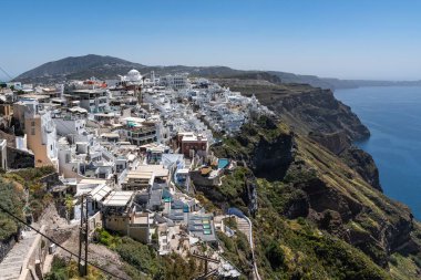 Yunanistan 'ın başkenti Caldera' ya tepeden bakan Santorini 'nin çarpıcı panoramik manzarası