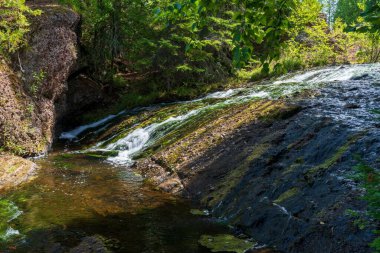 Keweenaw yarımadasındaki Silver River Falls manzarası, Michigan