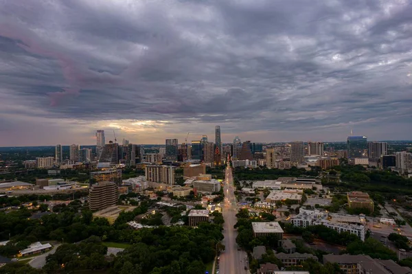 Беспилотный Снимок Городского Пейзажа Остина Штормовым Небом Техасе — стоковое фото