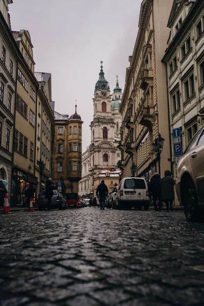 Las Calles Praga Con Iglesia Fondo Tiempo Navidad —  Fotos de Stock