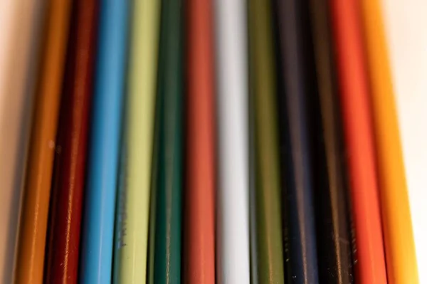Esta Uma Foto Lápis Prismacolor Dispostos Arco Íris Vertical — Fotografia de Stock