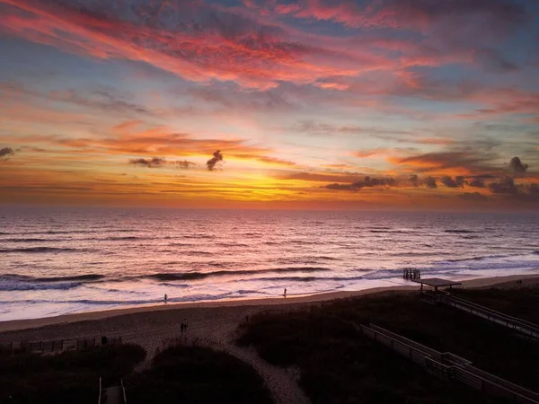 Sebuah Pemandangan Mata Burung Dari Pantai Saat Matahari Terbenam — Stok Foto