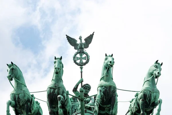 Prachtige Sculpturen Top Van Brandenburger Tor Berlijn Duitsland — Stockfoto