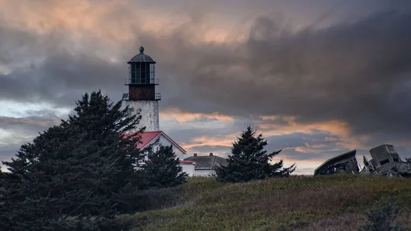 Cape Flattery Lighthouse Surrounded Buildings Green Trees Washington Usa — Stock Photo, Image