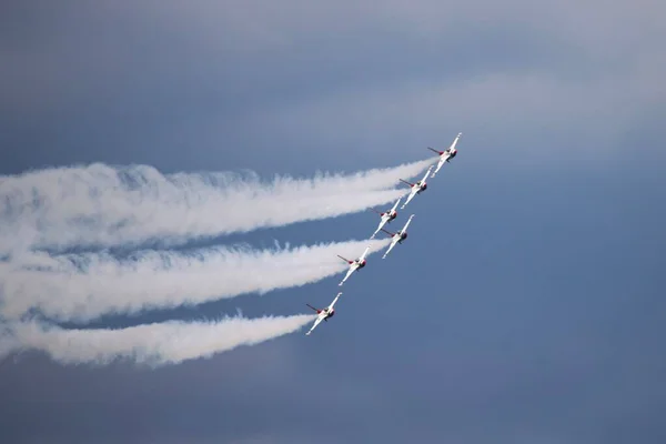 Low Angle Planes Flying Row Airshow — Stock Photo, Image