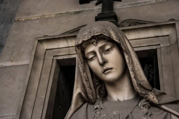 Крупный План Скульптуры Святой Марии Милане Италия — стоковое фото