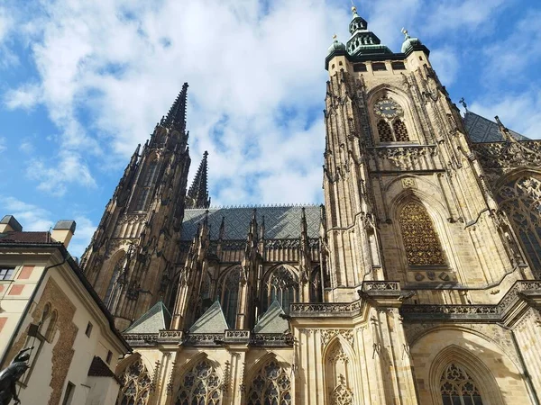 Vue Angle Bas Cathédrale Saint Vitus Pendant Journée Prague République — Photo