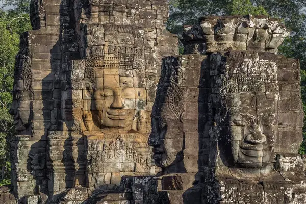 Krásný Záběr Chrám Bayon Chrámovém Komplexu Angkor Wat Kambodži — Stock fotografie