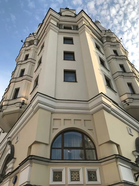Fasaden Höghus Hörnbyggnad — Stockfoto
