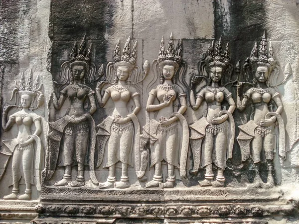 Angkor Wat, Kamboçya 'da bir taşın üzerinde resmedilen bir kadın resmi.