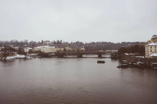 Όμορφη Θέα Της Γέφυρας Πάνω Από Τον Ποταμό Vltava Στην — Φωτογραφία Αρχείου