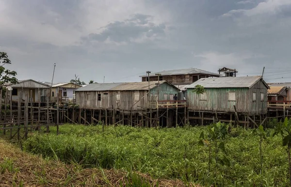 Hermoso Plano Viejas Casas Madera Sobre Pilotes Amazonas Brasil —  Fotos de Stock