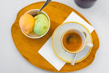 Dondurma kepçeleri ve Espresso Kahvesi, İtalyan Kahvaltısı