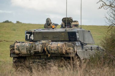 Wiltshire İngiltere 'de askeri tatbikatta ana savaş tankı.