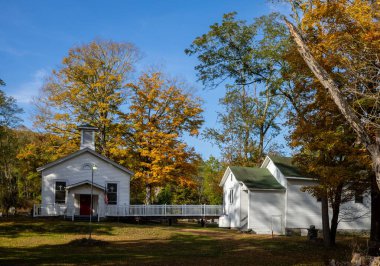 Delaware Nehri 'ndeki St. Mark' s Lutheran Kilisesi 'nin muhteşem manzarası.
