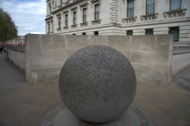 Londra, İngiltere - Bali Bombalama Anıtı, Bali 'deki 2002 terör saldırılarının kurbanlarının anısına