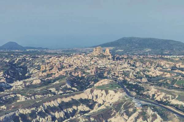 Красивий Вид Місто Учісар Долині Голуб Каппадокія Туреччина Горою Задньому — стокове фото