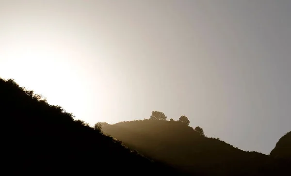 Solen Skiner Bakom Kullarna Davis Park Rekreationsområde Vid Towsley Canyon — Stockfoto