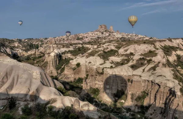 Чудовий Знімок Повітряних Куль Над Ландшафтом Районі Каппадокії Туреччина — стокове фото