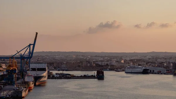 Регулярные Съемки Большого Порта Валлетте Мальта Красивым Небом — стоковое фото