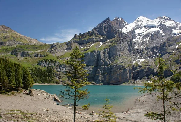 Una Vista Panorámica Hermoso Paisaje Con Lago Rodeado Montañas — Foto de Stock