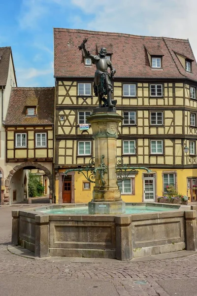 Вертикальный Снимок Улиц Кольмара Эльзасе Франция — стоковое фото