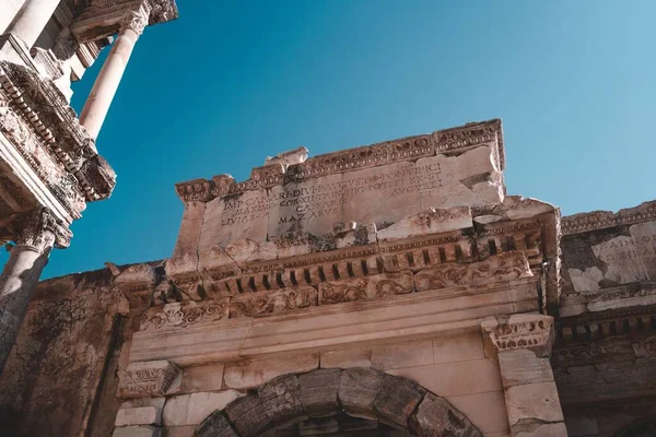 Nízký Úhel Záběru Starobylé Budovy Starobylého Města Efezu Izmiru Turecko — Stock fotografie