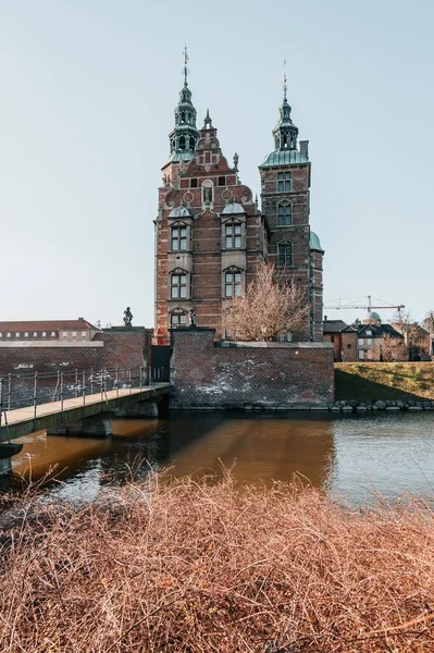 Περίφημο Κάστρο Rosenborg Στην Κοπεγχάγη Δανία Κάτω Από Έναν Καθαρό — Φωτογραφία Αρχείου