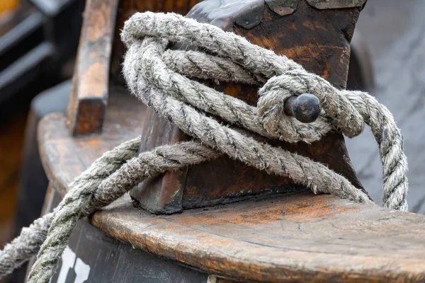 Closeup Shot Rigged Nautical Block Rope Ship — Stock Photo, Image