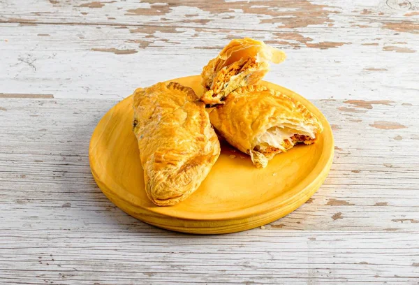 Closeup Puff Pastry Pies Plate — Stock Photo, Image