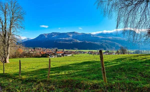 Beautiful View Green Field Village Background Mountains Bavaria Germany — Stock Photo, Image